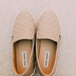 Steve Madden slip ons